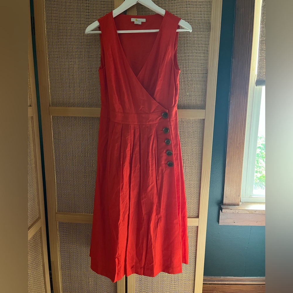 Boden Red Sleeveless V-Neck Midi Dress with Side Button Detail